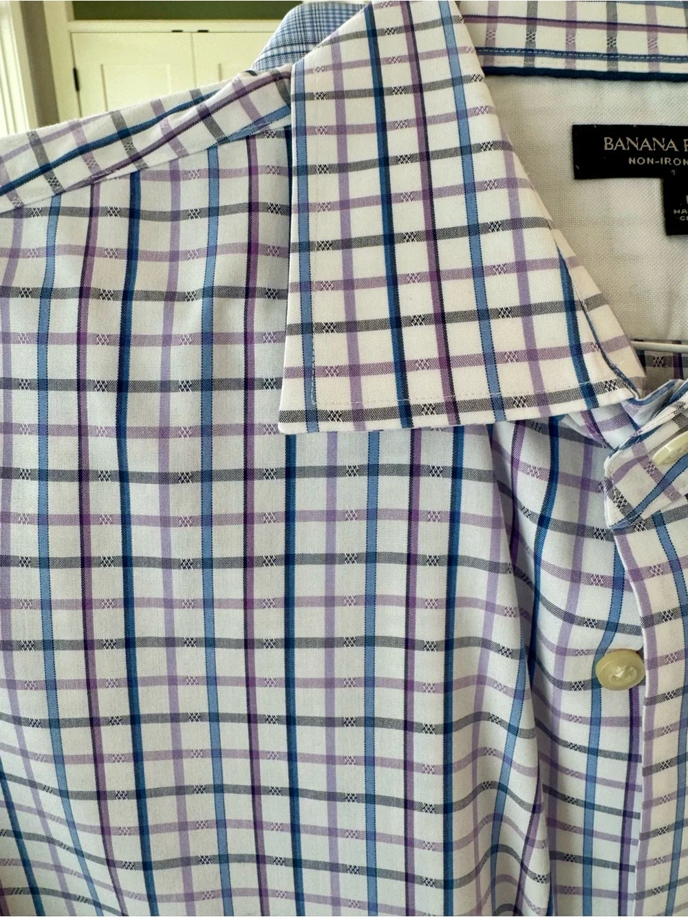 Banana Republic Men’s Purple & Blue Plaid button down shirt non iron slim fit